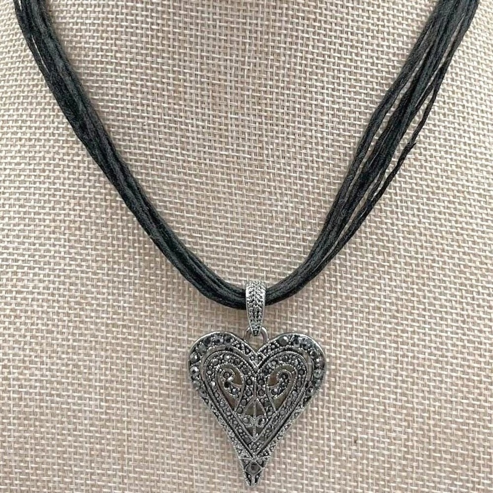 VTG Silver Tone Marcassite Style Filigree‎ Heart Pendant Multi Strand Cord Retro